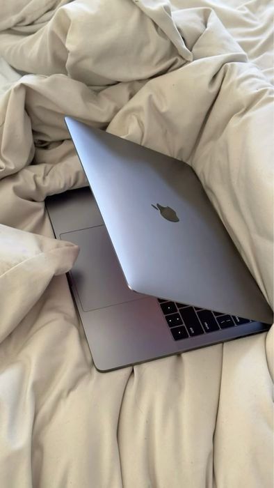 Macbook M1, 2020 года