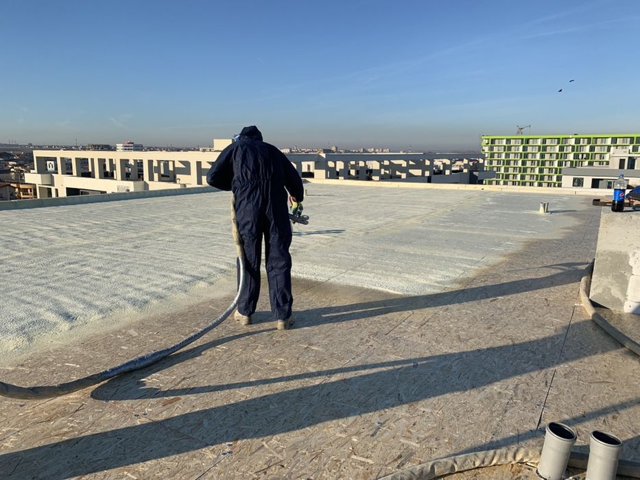 Izolatie Spuma Poliuretanica acoperiș si pod. Firma+Garanție 20 ani.