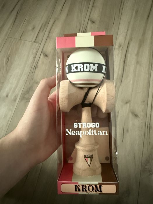 Kendama Krom Strogo Alb