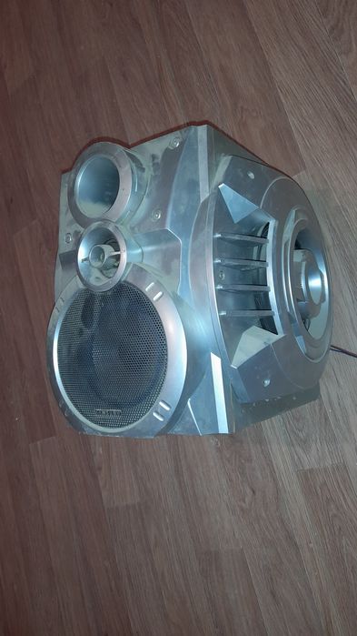 Музыкальный центр колонкасы