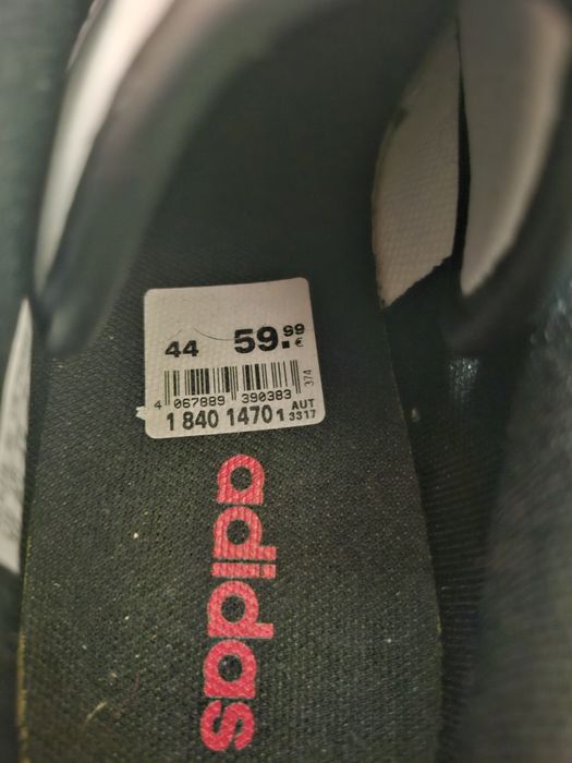 Обувки адидас нови са не са носени 44 номер