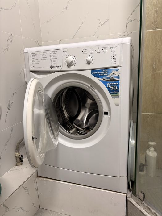 Стиральная машина Indesit IWSB 5085