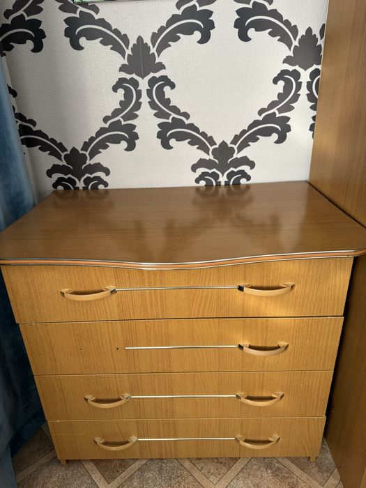 Продам шкаф и комод