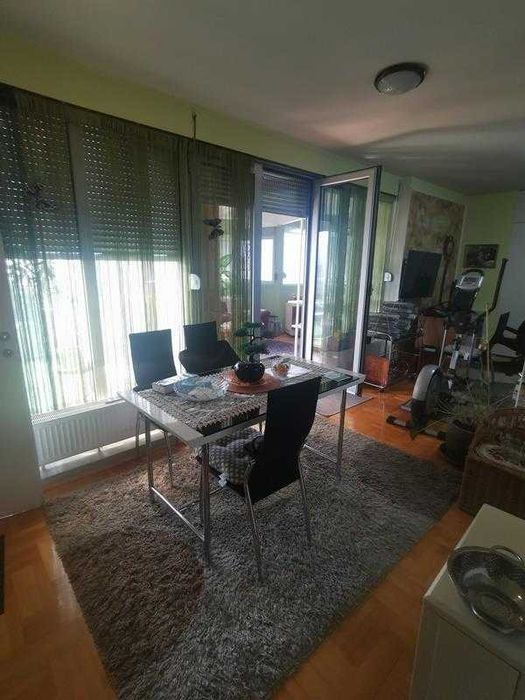 Дава се под наем Тристаен апартамент в Пловдив, Изгрев - 83 кв.м за 433.5 € - Снимка #3