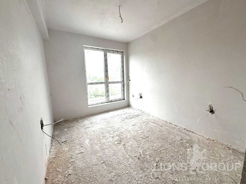 Продава се Тристаен апартамент в Варна, Левски - 98 кв.м за 1942 €/кв.м - Снимка #2