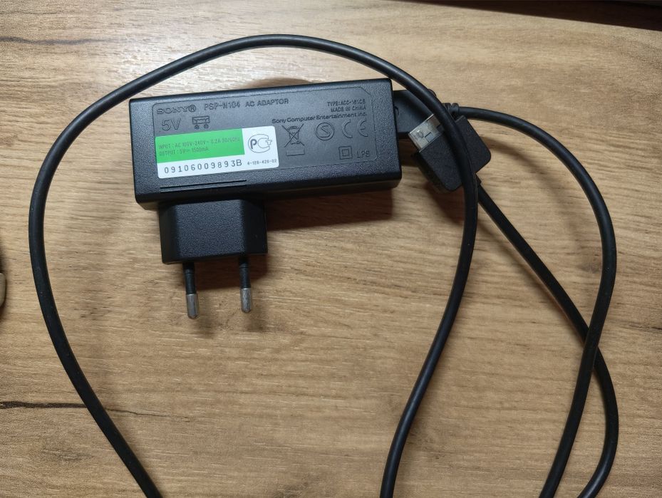 Продам игровую Psp n1000