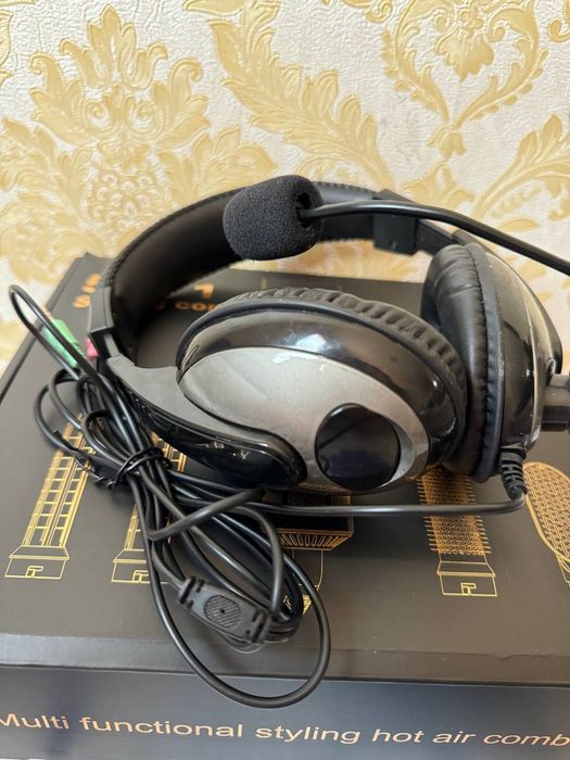Продаётся Наушники  Компьютер