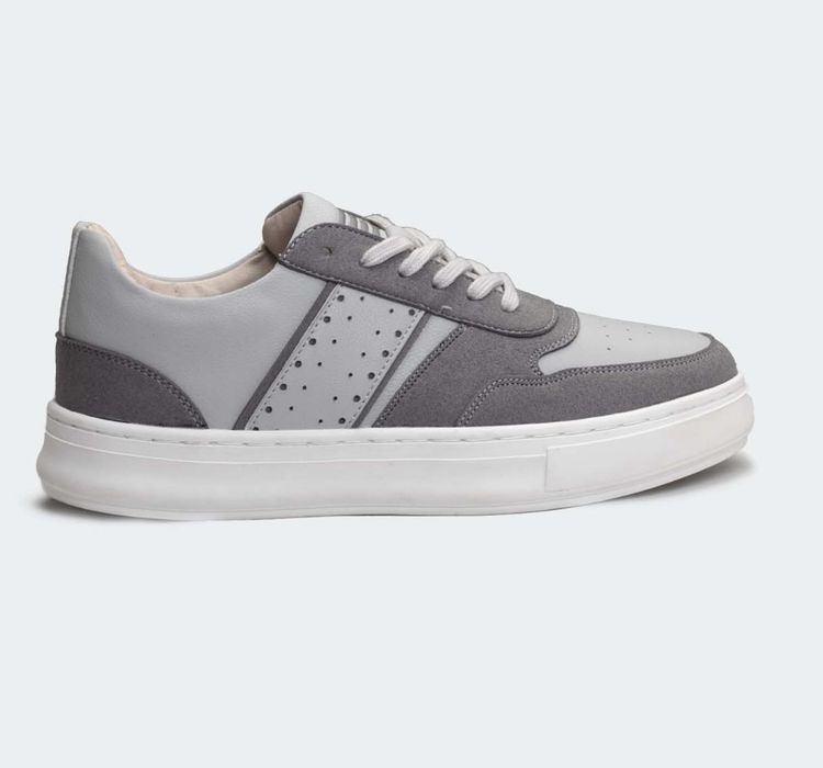 Новые кроссовки в упаковке 35 размер