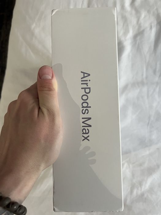 Selling Airpods Max 2 Violet