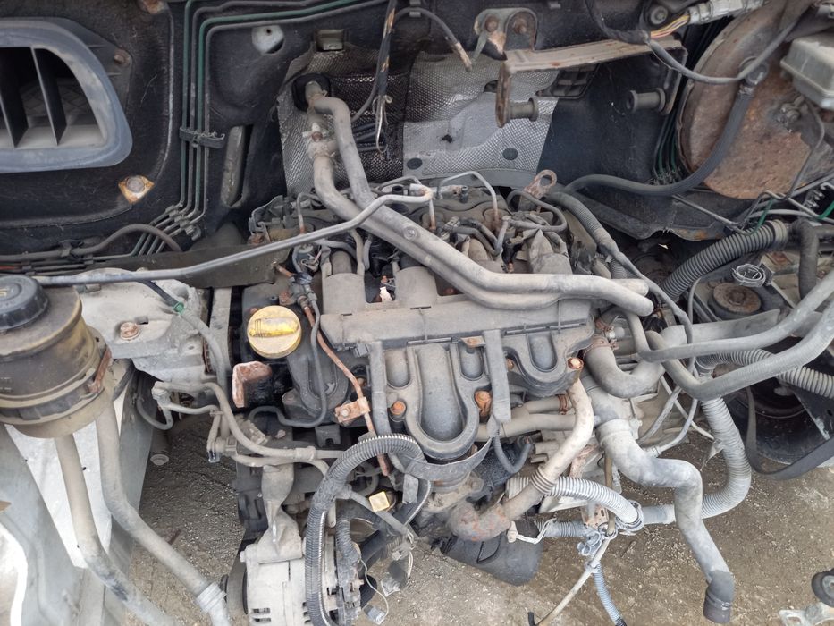 Рено Мастер 2.5 dci на части !