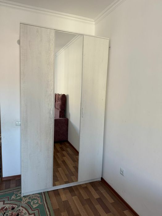 Продам шифоньер 120*220