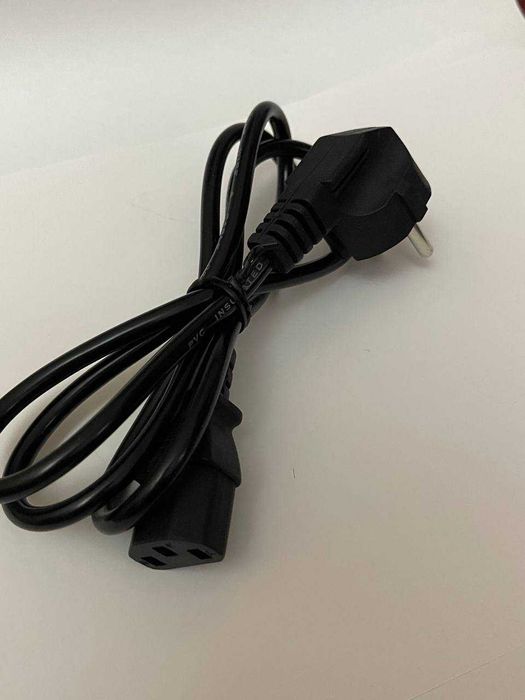 HDMi, VGA, SATA. Продаются кабели для компьютеров.