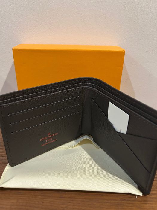 Louis vuitton портмонета