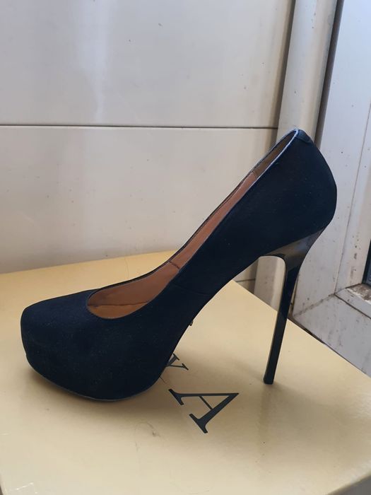 Женские сапоги и туфли