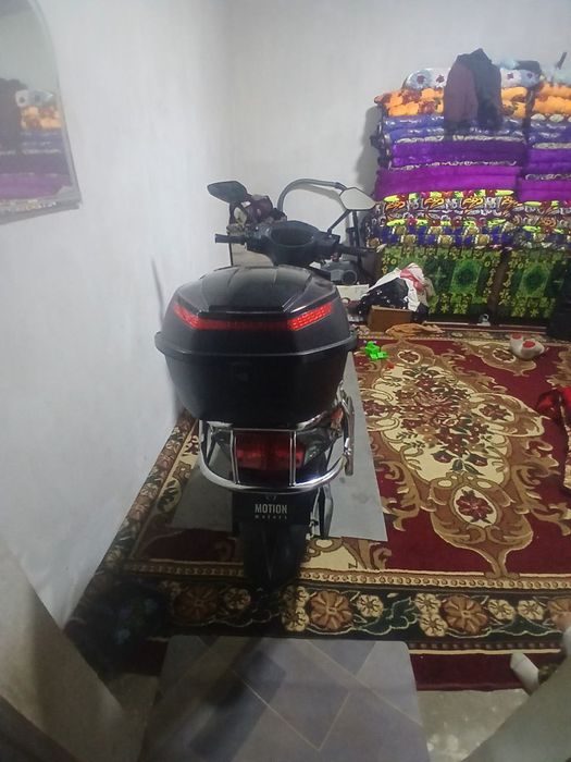 Elektro dugali Skutr sotiladi