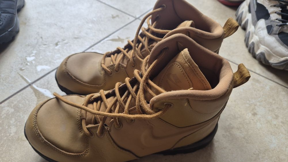 Зимни маратонки nike manoa