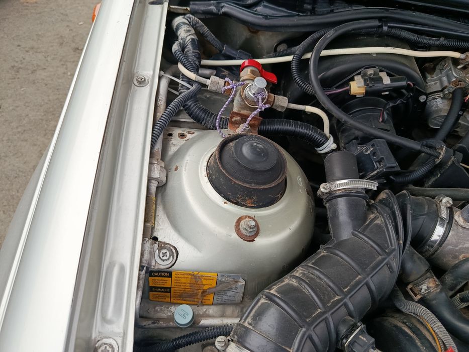 Нехиа машина сотилади