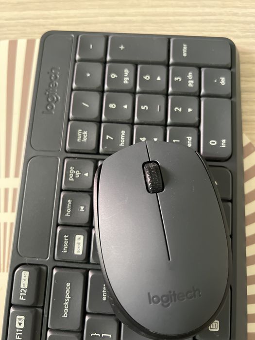 Set mouse si tastatura wifi logitech