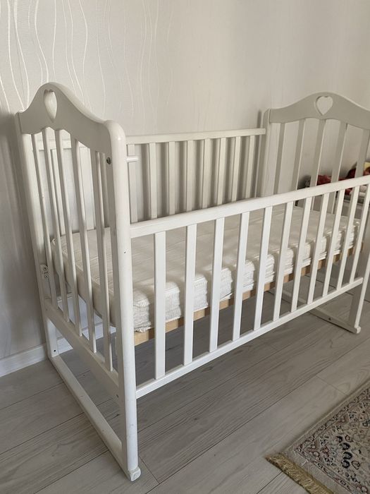 Продам детскую кроватку