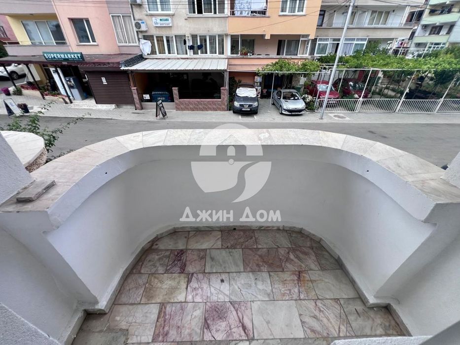 Просторен тристаен апартамент с ГЛЕДКА МОРЕ и ПАРКОМЯСТО в с. Равда