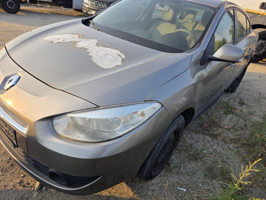 Dezmembrez Renault Fluence 1.6 16v 1.5dci