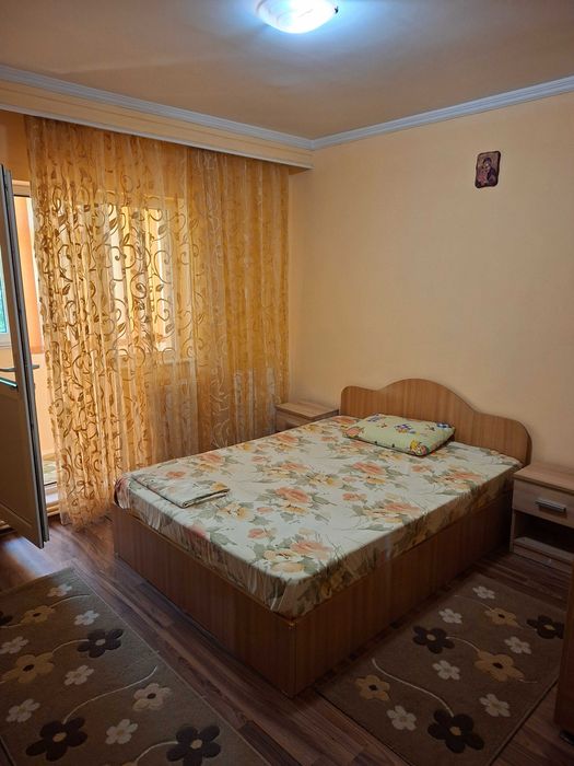 Inchiriez apartament,3 camere,zona inel 1,sens giratoriu eden,cu loc de parcare