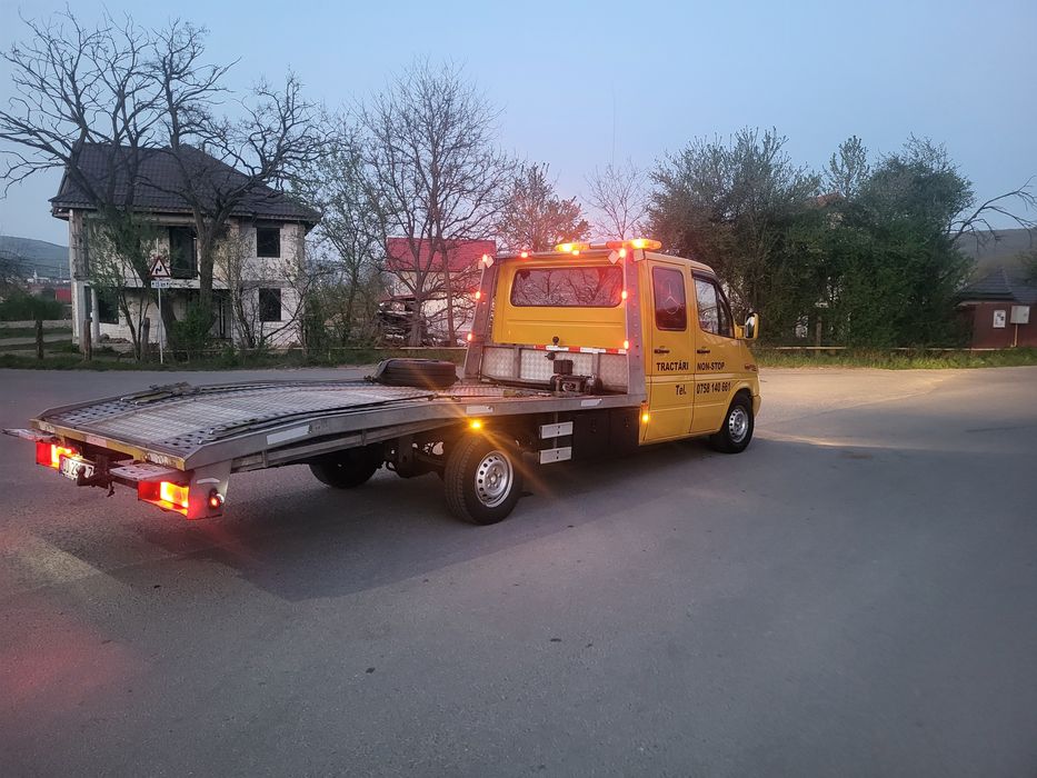 Vand  Mercedes -Sprinter cabina 6 locuri