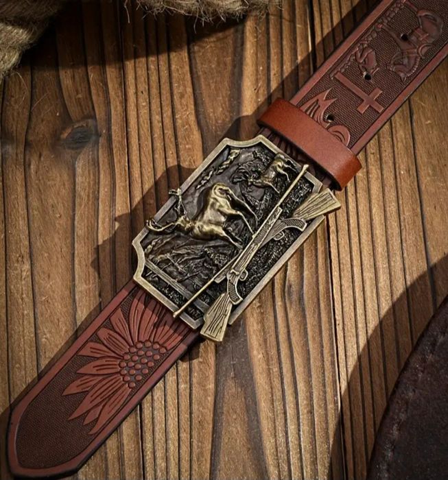 Curea vanator plus portofel cadou.