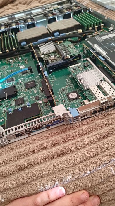 Dell PowerEdge R610 – сървър с 48 GB RAM