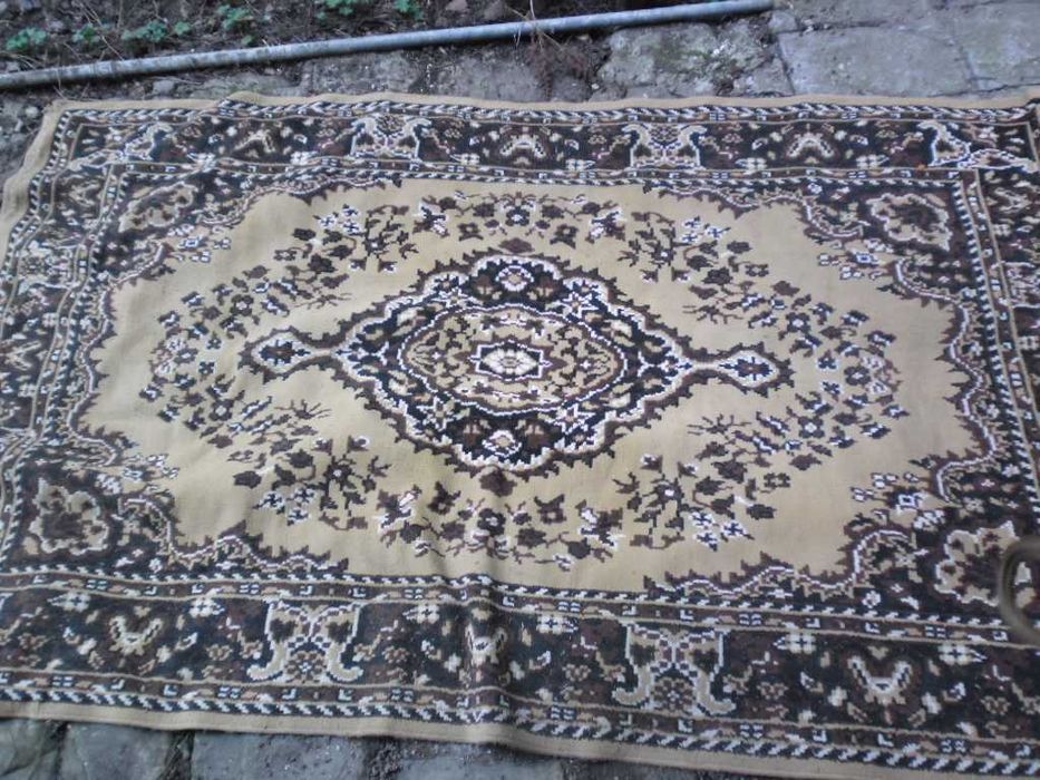 Продавам стари антика килими два