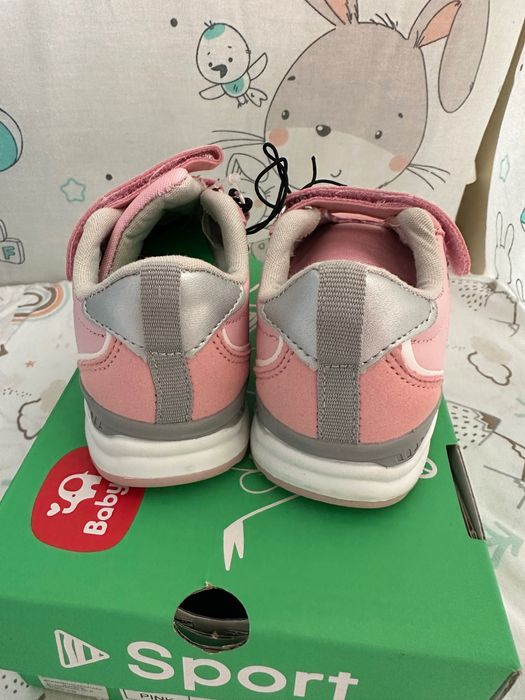 Кроссовки для девочки