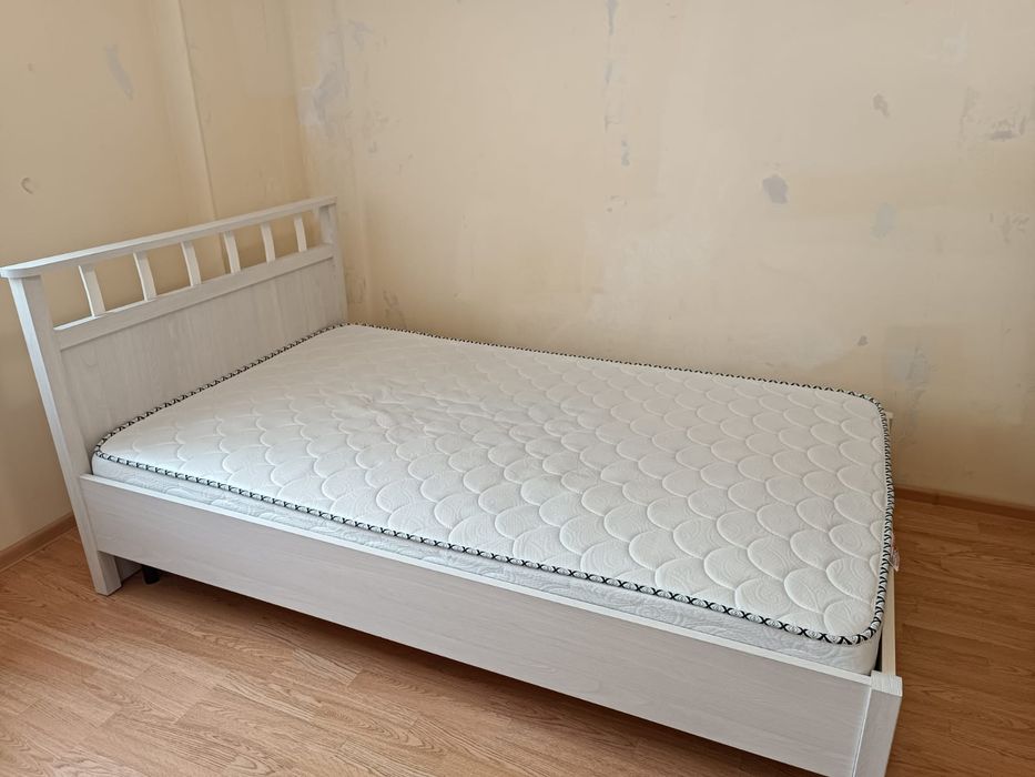 Продается кровать 120/200