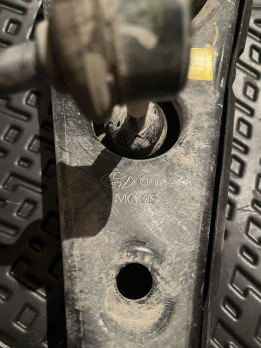 Рычаг нижний правый