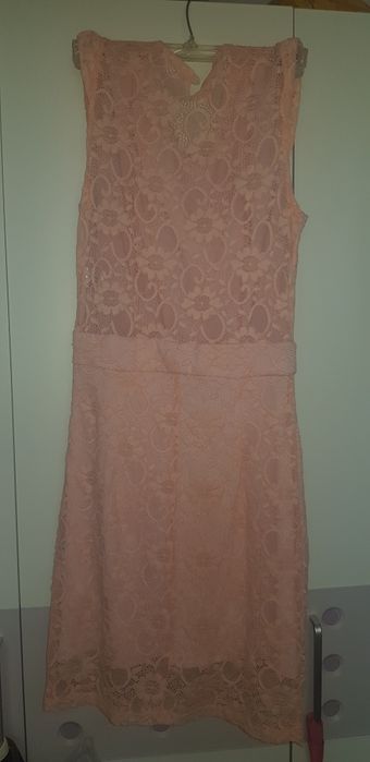 Рокля Луци безупречна