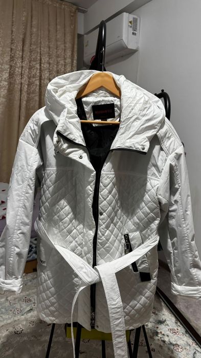 Продаю пальто, куртки обращайтесь