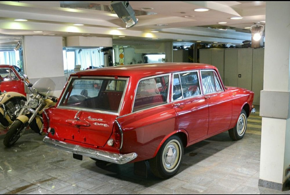 Ретро редкий автомобильи.