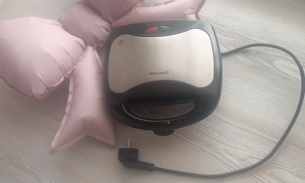 Сендвичница Maxwell.