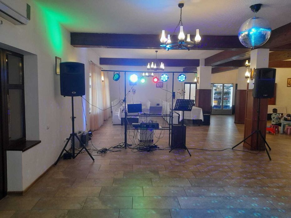 Formatie de nunti sau DJ