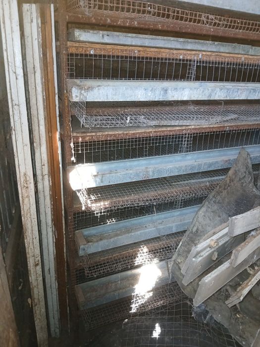 Продам клетку для перепелов