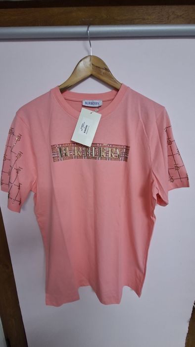 Tricouri de damă diferite culori și mărimi