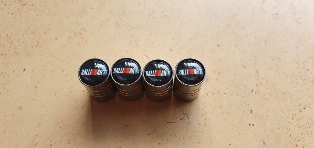 Capacele metalice anvelope. Modele deosebite.