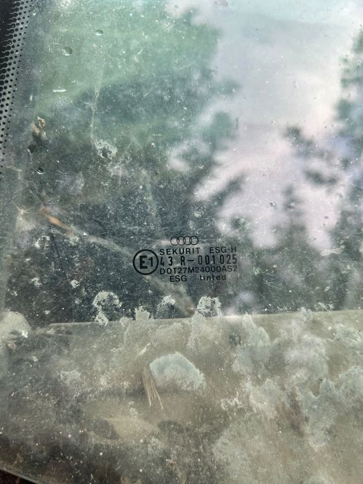 Стекло левое для авто ауди