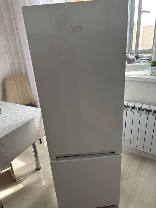 Продам б/у холодильник beko