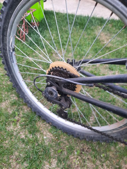 Bicicleta de talie medie ptr copii între 10 și 16 ani sau ptr persoane de talie mai mica !