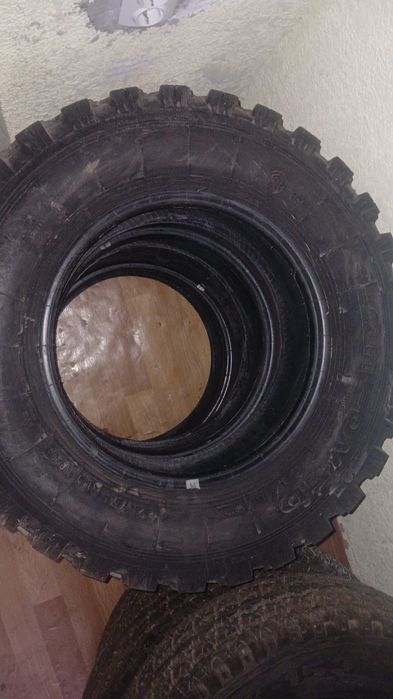 Продаётся резина на УАЗ