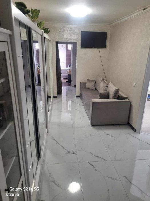 Apartamnet cu 3 camere,gradinaa si parcare cu CF,zona Eroilor-Floresti — fotografia 2