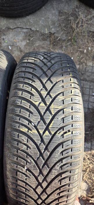 Гуми 2бр 205/60/16 - 1бр  - 89лв