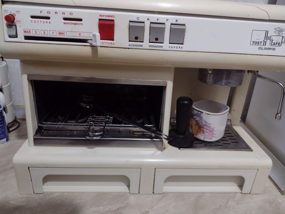 Кафе машина с скара