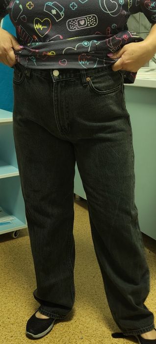 Blugi moderni si confortabili