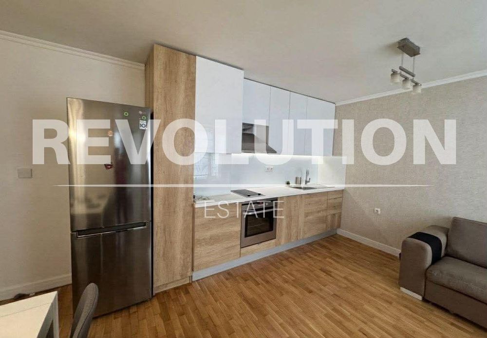 Дава се под наем Тристаен апартамент в Варна, Окръжна болница - 70 кв.м за 608.43 € - Снимка #1